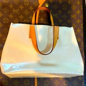 Authentic Louis Vuitton Vernis Reade PM